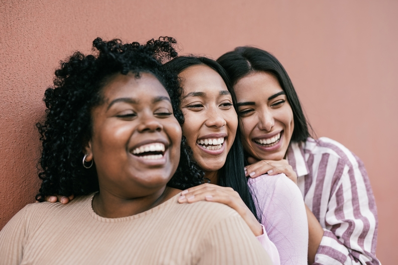femmes à la peau nubienne