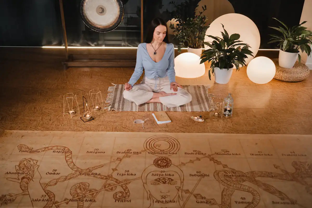 Une femme en pleine méditation