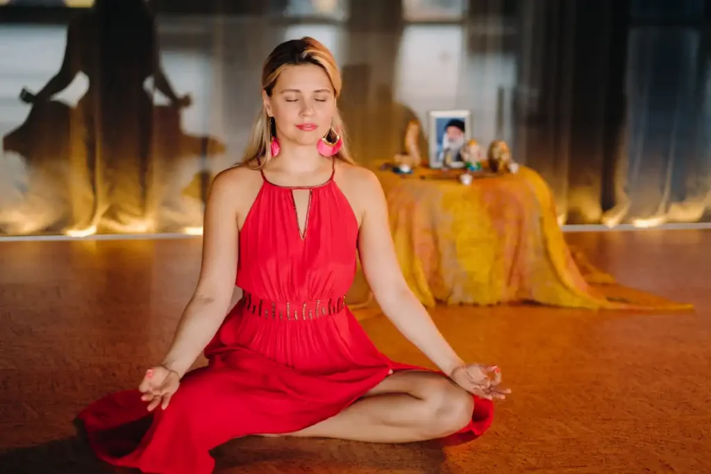 Une femme en pleine méditation