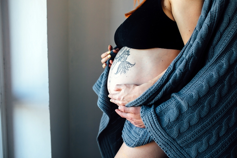 femme enceinte tatouée