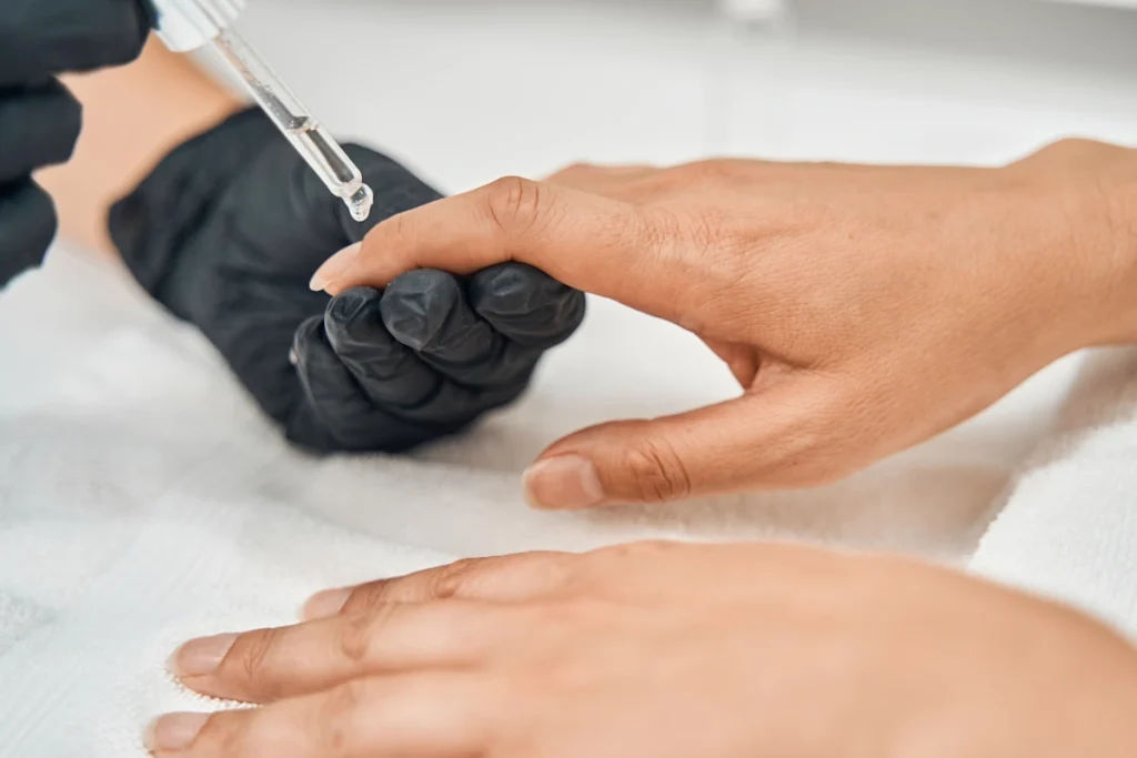 Les soins sur les ongles
